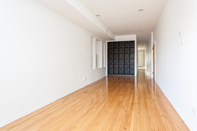 Foto del edificio - 944 N California Ave