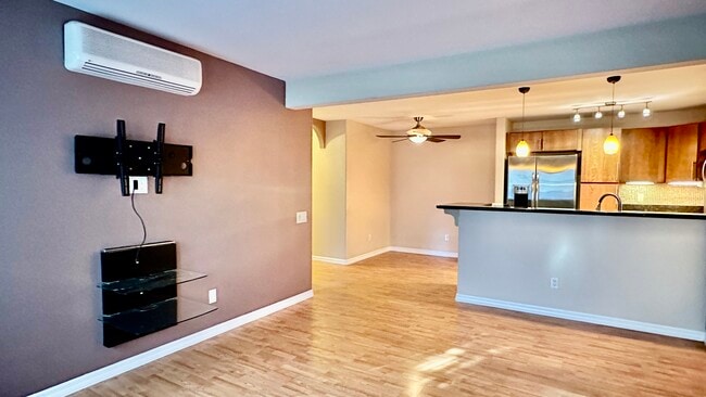 Foto del edificio - 5404 Balboa Arms Dr