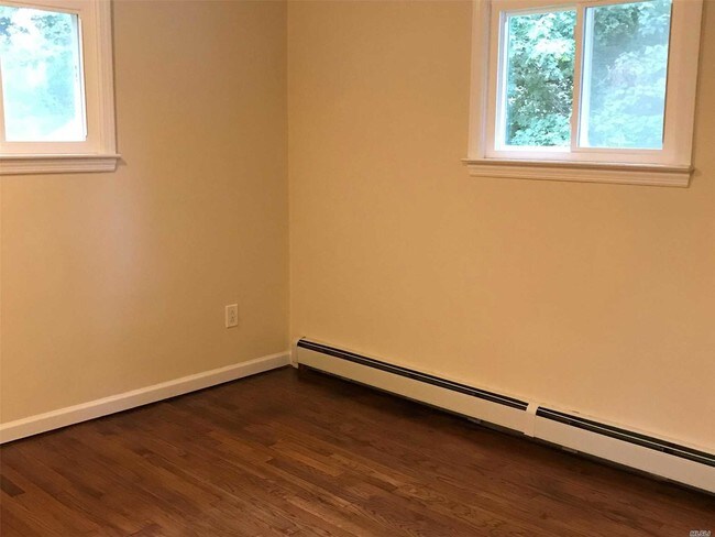 Building Photo - 123 Longfellow Dr