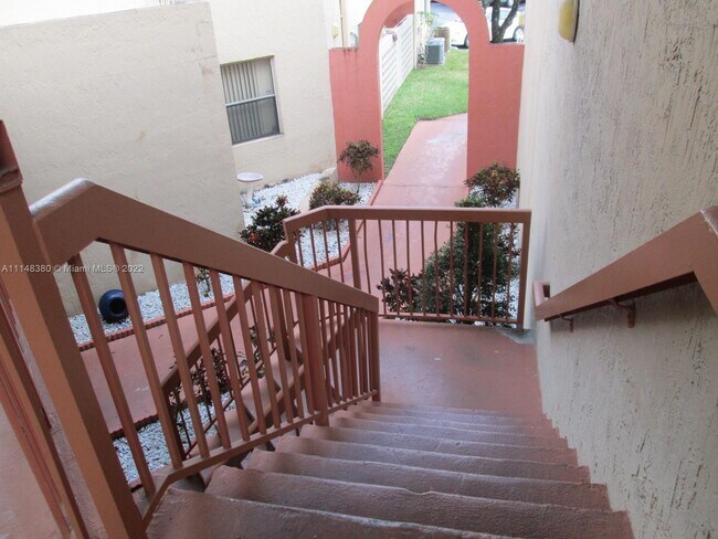 Foto del edificio - 10241 NW 9th St Cir