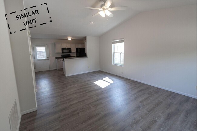 Foto del edificio - 3328 E St Charles Rd