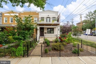 Building Photo - 336 Channing St NE