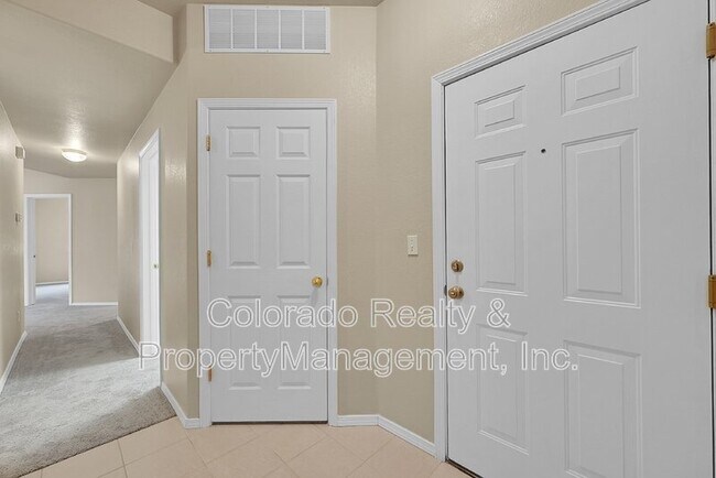 Building Photo - 3060 Mandalay Grove