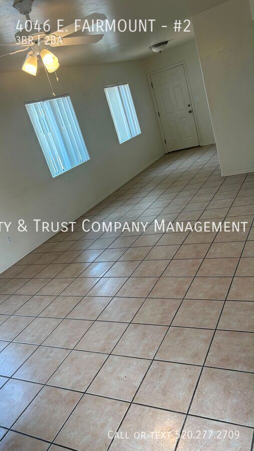 Foto del edificio - 4046 E. FAIRMOUNT-#2