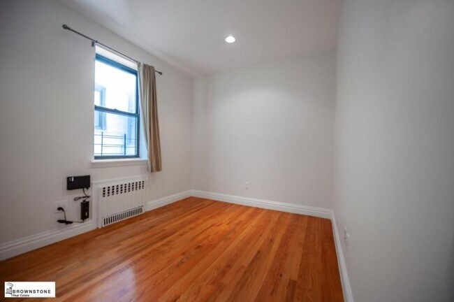 Foto del edificio - 3 bedroom in BROOKLYN NY 11215