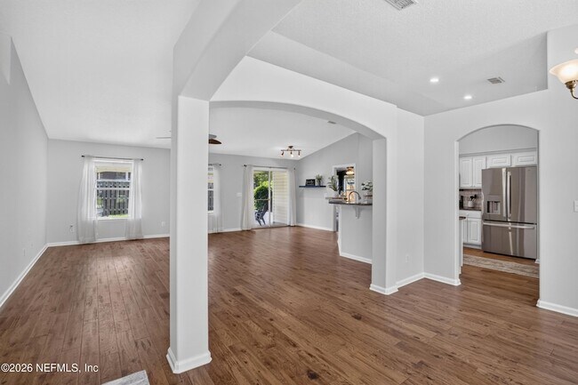 Building Photo - 12838 Chets Creek Dr N