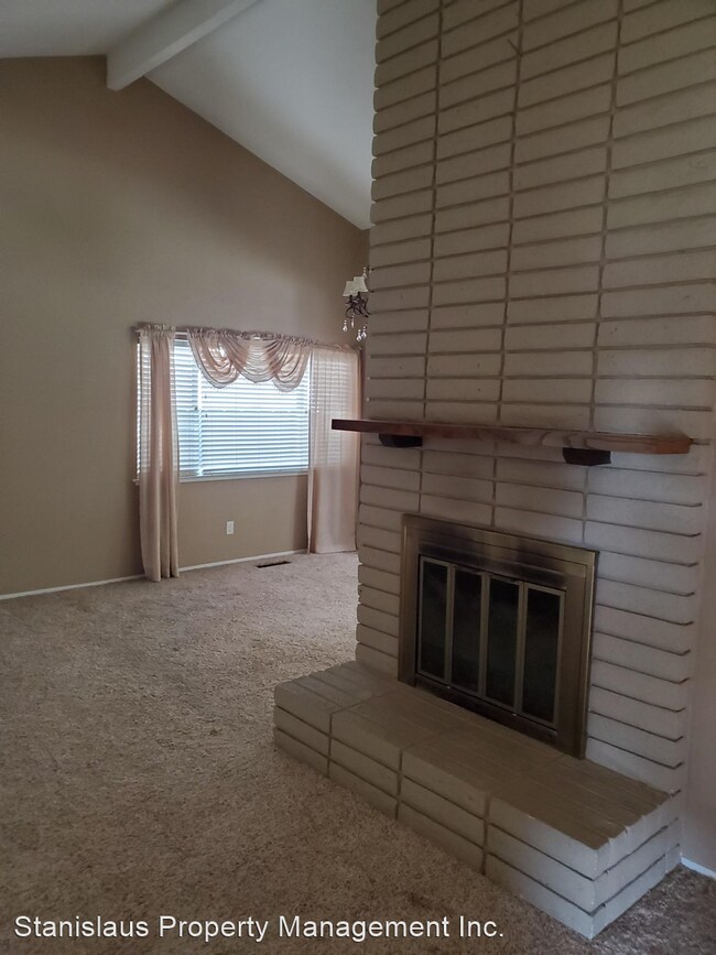 Building Photo - 4 br, 2 bath House - 233 Merlin Way