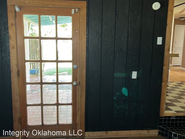 Foto del edificio - 3 br, 1 bath House - 411 Elm St