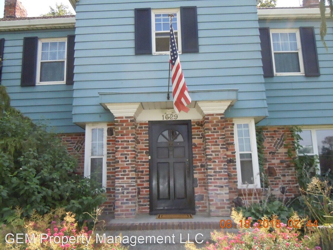 Primary Photo - 1629 Park Ave