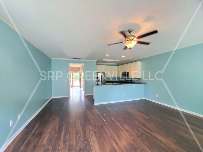 Building Photo - Townes at Brookwood - Beautiful 3 Bed/2.5 ...