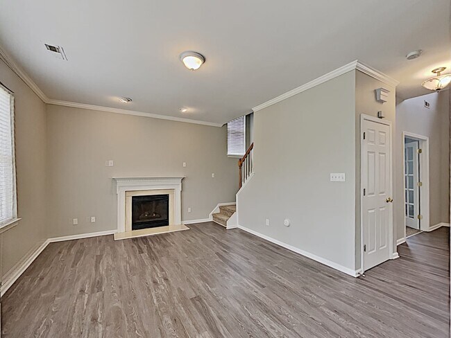 Building Photo - 8006 Glamorgan Ln