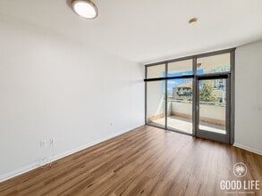 Building Photo - 253 Tenth Ave