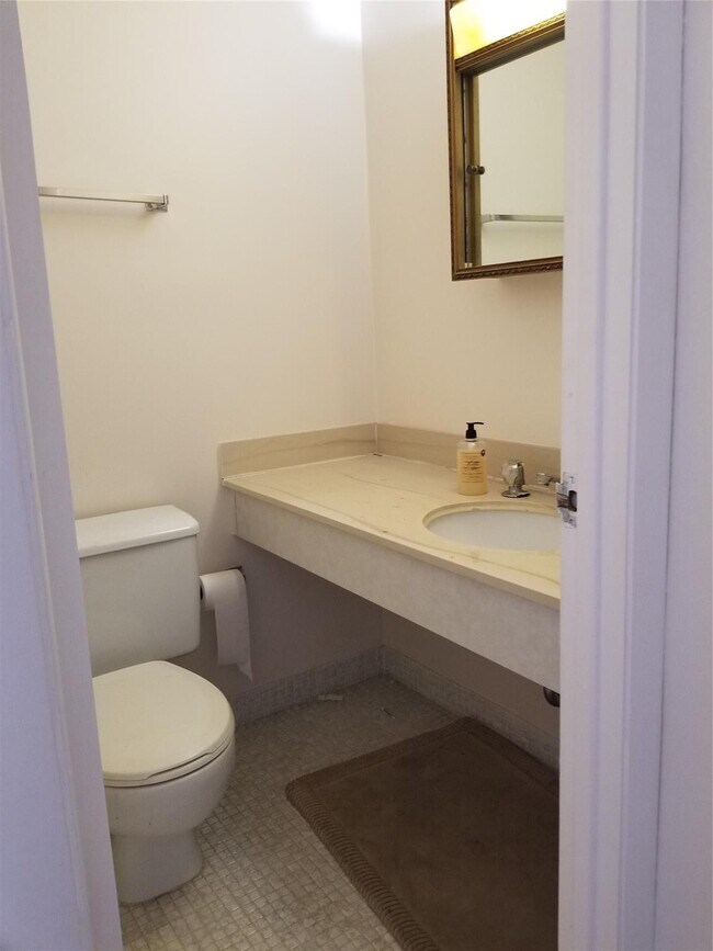 Foto del edificio - 1950 S Ocean Dr