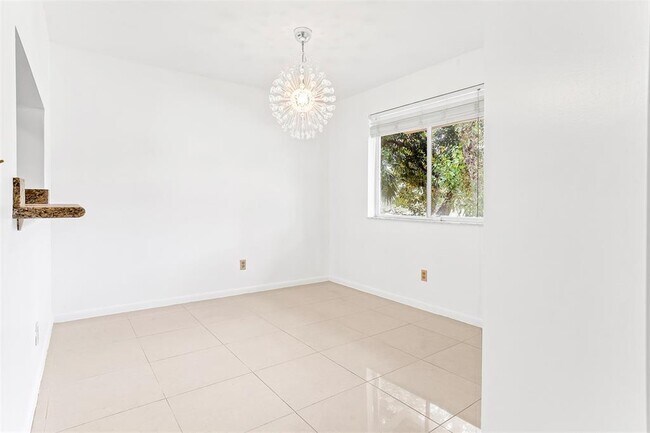 Foto del edificio - 735 NW 92nd Ave