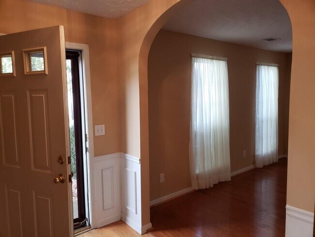 Building Photo - 1155 Winthrope Chase Dr