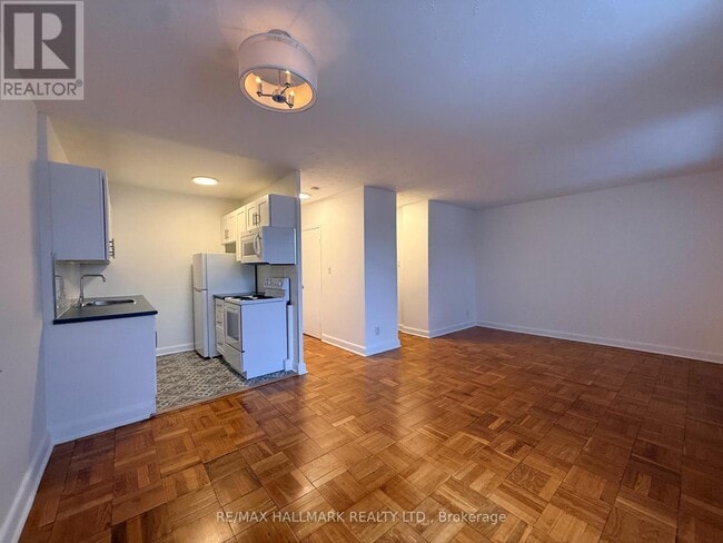 Building Photo - 57 Rawlinson Ave