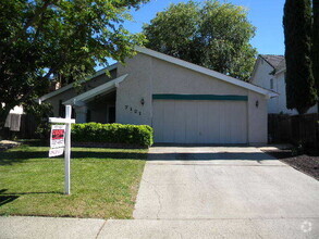 Building Photo - 7121 Woodmore Oaks Dr