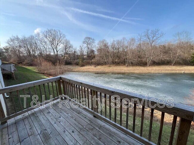 Foto del edificio - 5642 Brownstone Dr