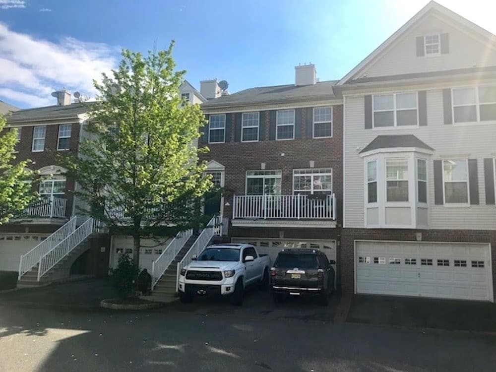 Primary Photo - 8 Dempsey Ct