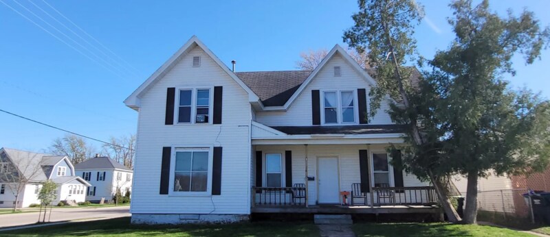 Primary Photo - 214 E Washington St