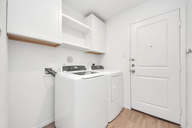 Foto del edificio - 10910 Bright Beacon Dr