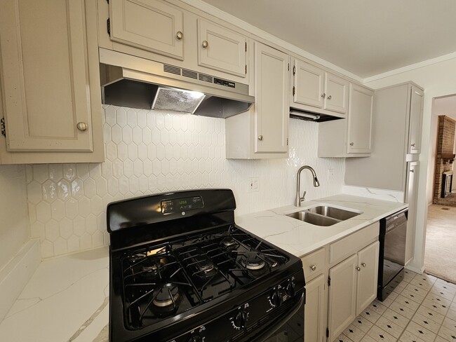 Foto del edificio - 2385 Goldfinch St