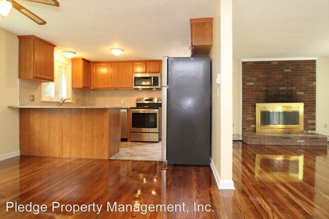 Building Photo - 3 br, 1 bath House - 81 Driscoll Drive
