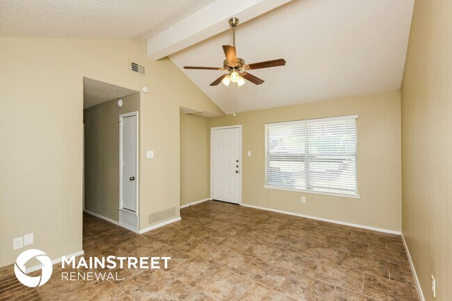 Foto del edificio - 6407 Woods Edge Dr
