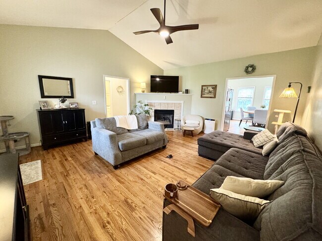 Building Photo - Beautiful 3 bedroom home in Providence Ridge, Seneca