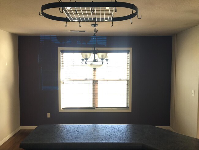 Foto del edificio - 102 Essex Ln