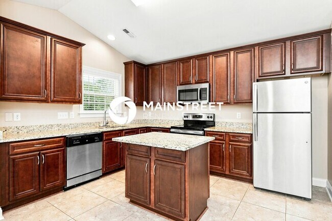 Foto del edificio - 3 Bedroom Pet-Friendly Home in Fuquay-Varina, NC with Main Street Renewal
