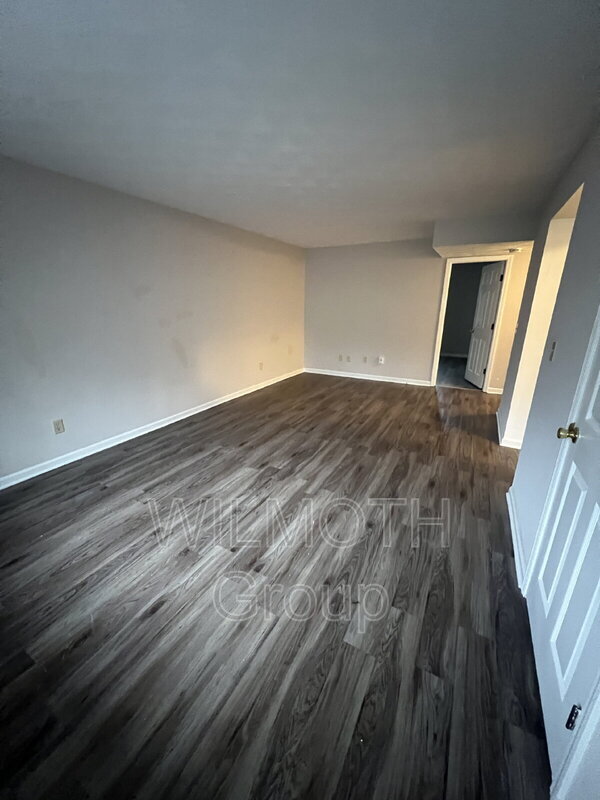 Foto del edificio - 1320 Millerwood Dr