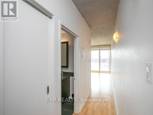 Building Photo - 324 Laurier Ave W