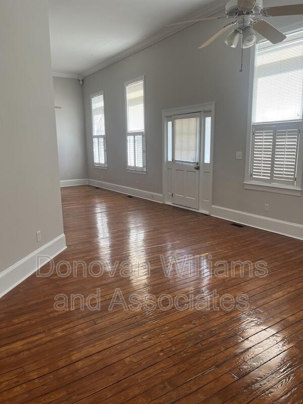 Building Photo - 135 E Wilson Ave