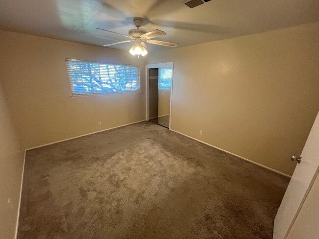 Building Photo - 1609 Poppy Way