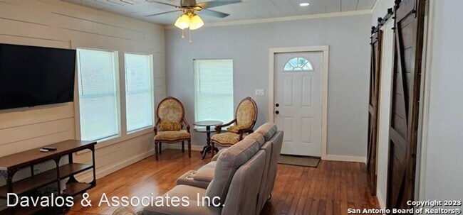 Foto del edificio - 3 br, 2 bath House - 1501 Cincinnati Ave #1
