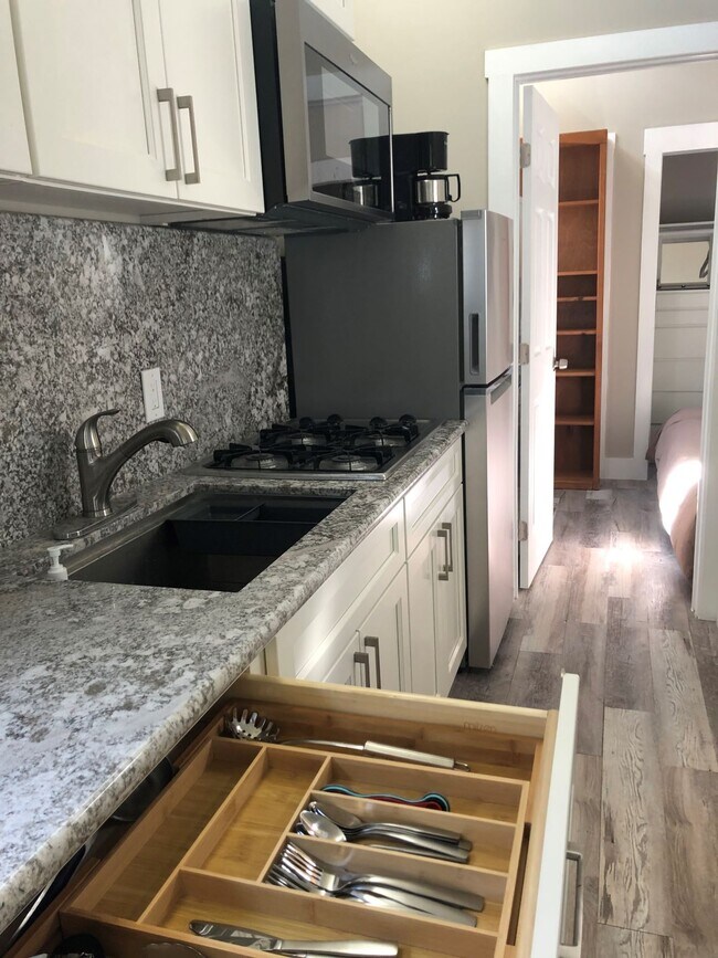 Foto del edificio - 1321 Court St