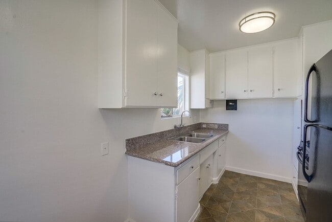 Foto del edificio - 6100 West Blvd