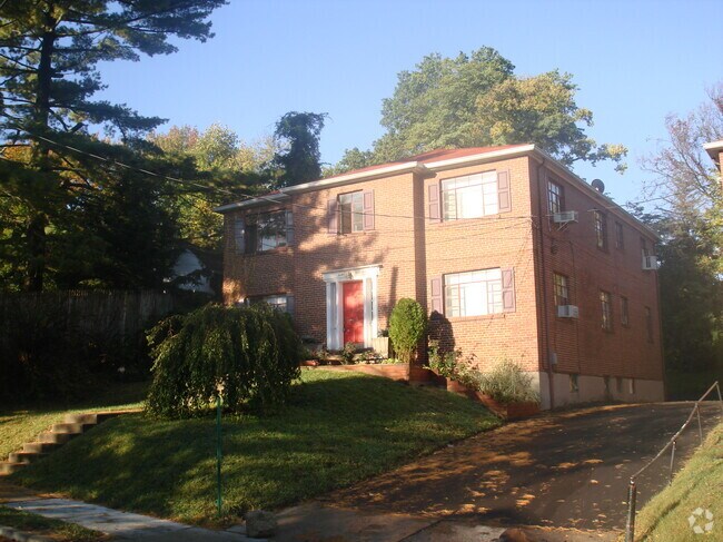 Building Photo - 1259 Morten St