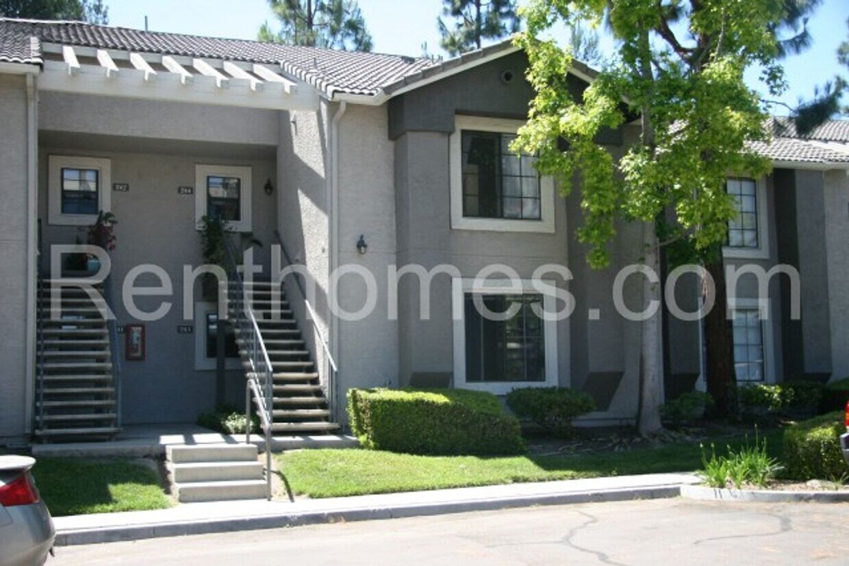 Primary Photo - Rancho Bernardo, 15062 Avenida Venusto #24...