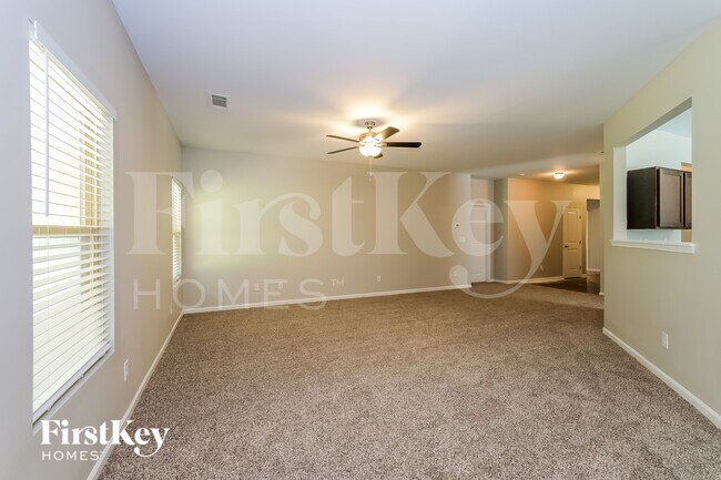 Foto del edificio - 345 Sunflower Ln