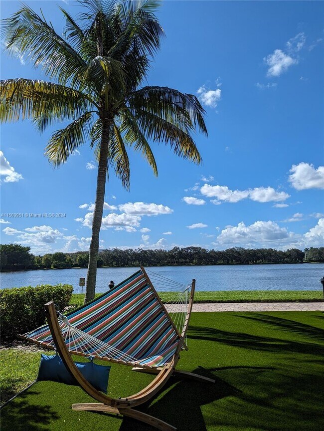 Foto del edificio - 2681 N Flamingo Rd