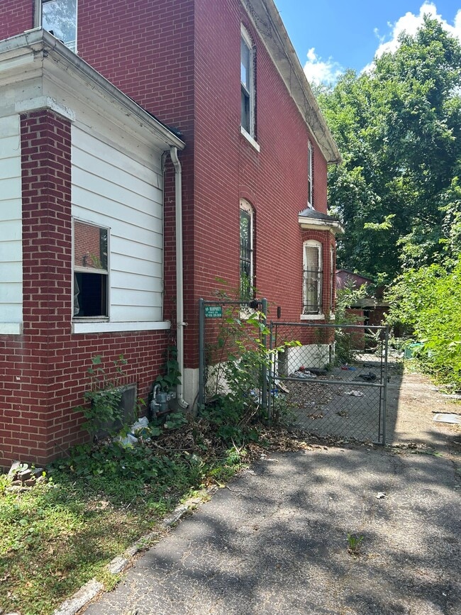 Photo - 563 N 24th St House