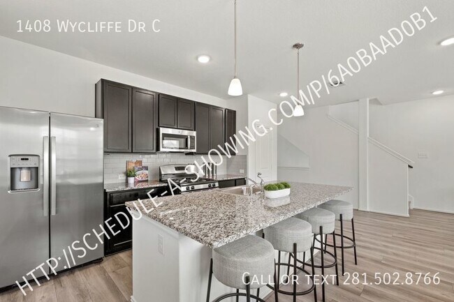 Foto del edificio - AVAILABLE NOW!