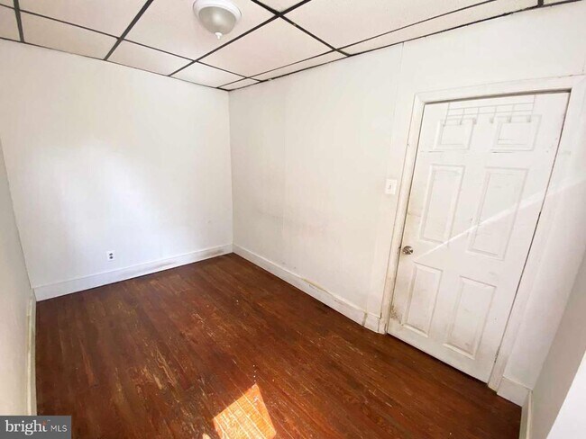 Foto del edificio - 534 E Indiana Ave