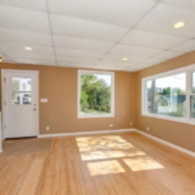 Foto del edificio - 319 N 22nd Ave W