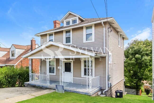Building Photo - Beautiful 3BR 1.5BA Home