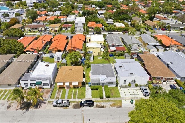 Foto del edificio - 3645 SW 25th Ter