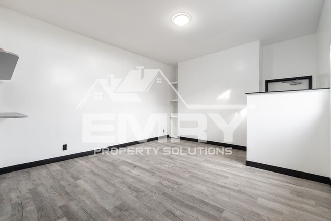 Photo - 942 S Gerhart Ave Apartment