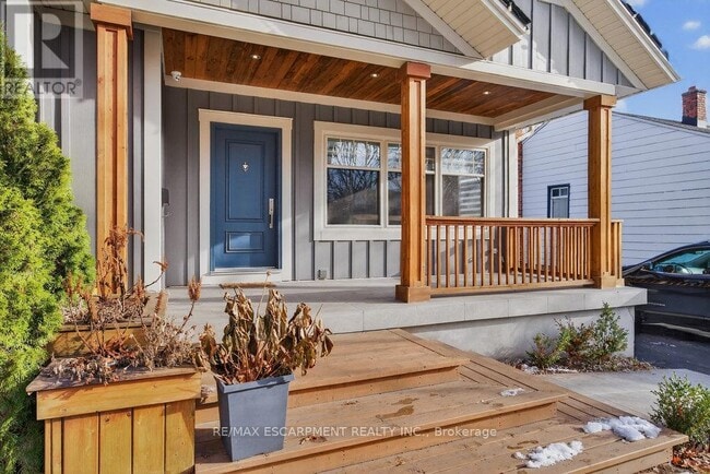 Building Photo - 479 Bridgman Ave